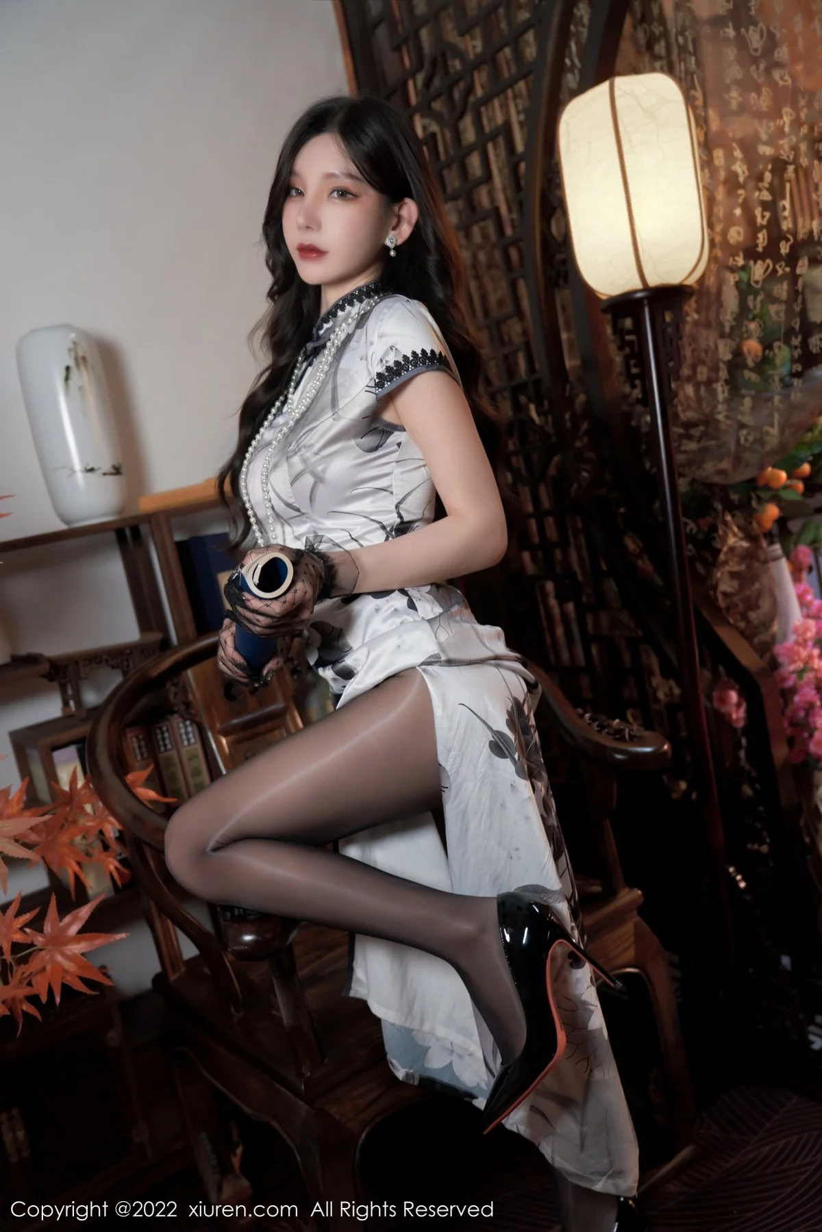 [[XiuRen秀人网]秀人网]No.4608_女神周于希Sally三亚旅拍性感长裙配闪亮黑丝裤袜极致魅惑写真76P