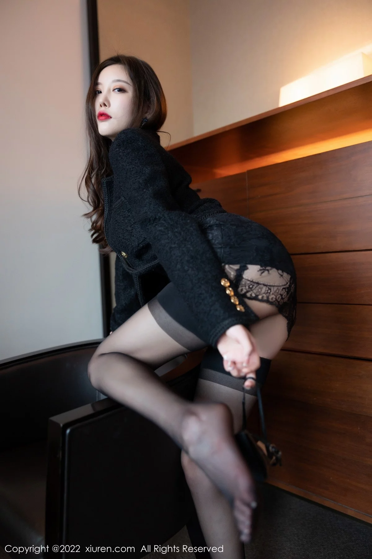 [[XiuRen秀人网]秀人网]No.4615_女神杨晨晨Yome私房脱黑色服饰露蕾丝情趣内衣极致诱惑写真77P