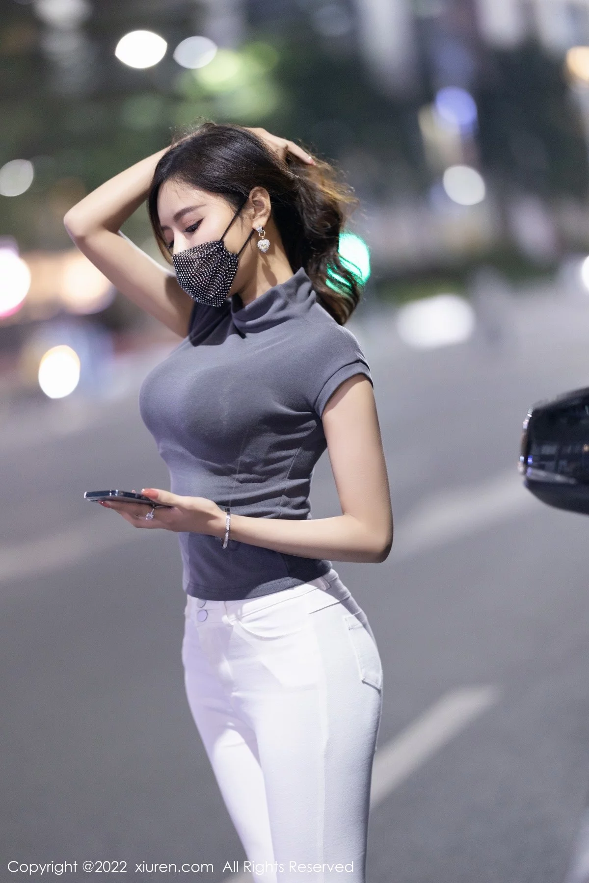 [[XiuRen秀人网]秀人网]No.4621_女神王馨瑶yanni深灰色收身上衣配白色长裤秀完美身材诱惑写真72P