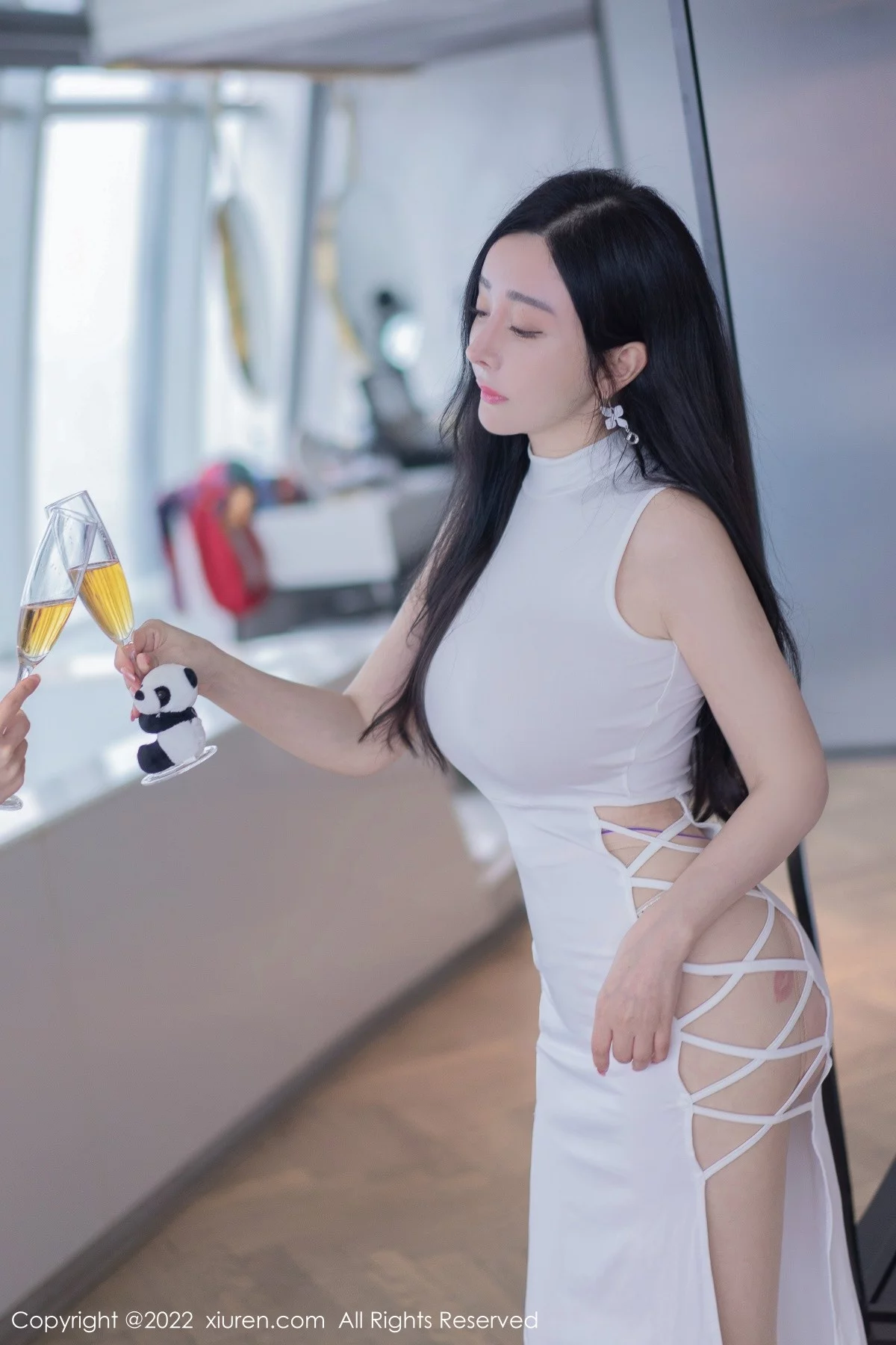 [[XiuRen秀人网]秀人网]No.4855_模特允爾性感白色收身连衣裙配原色丝袜秀丰满身材撩人诱惑写真54P