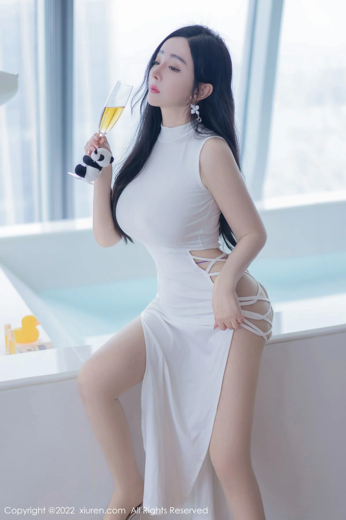 [[XiuRen秀人网]秀人网]No.4855_模特允爾性感白色收身连衣裙配原色丝袜秀丰满身材撩人诱惑写真54P