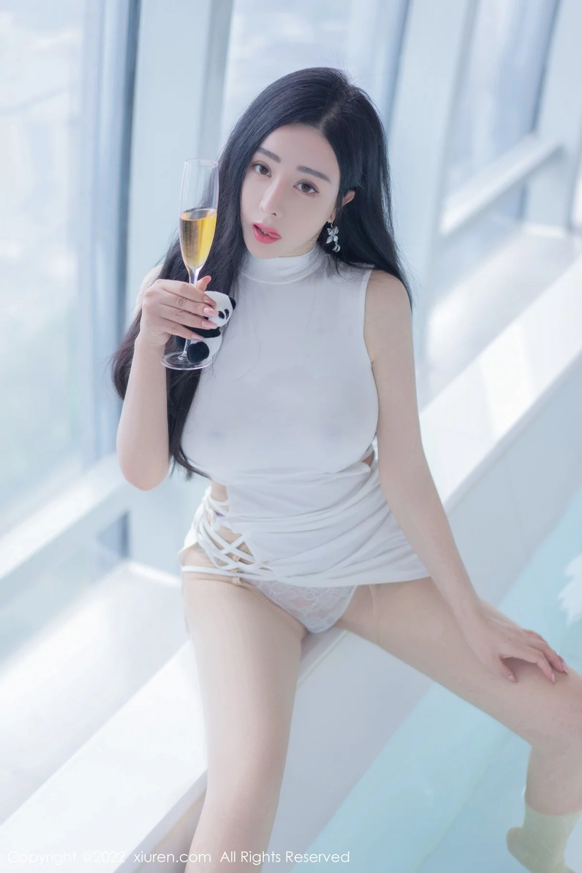 [[XiuRen秀人网]秀人网]No.4855_模特允爾性感白色收身连衣裙配原色丝袜秀丰满身材撩人诱惑写真54P