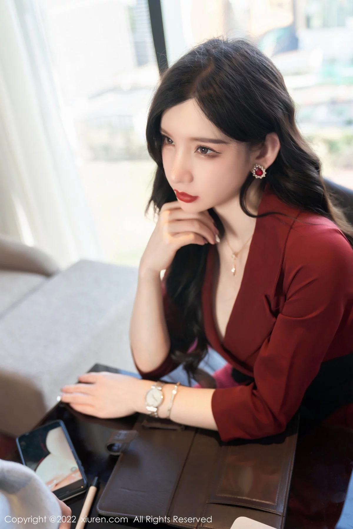 [[XiuRen秀人网]秀人网]No.4877_女神周于希Sally脱红色外衣露性感黑色内衣超薄黑丝迷人诱惑写真76P