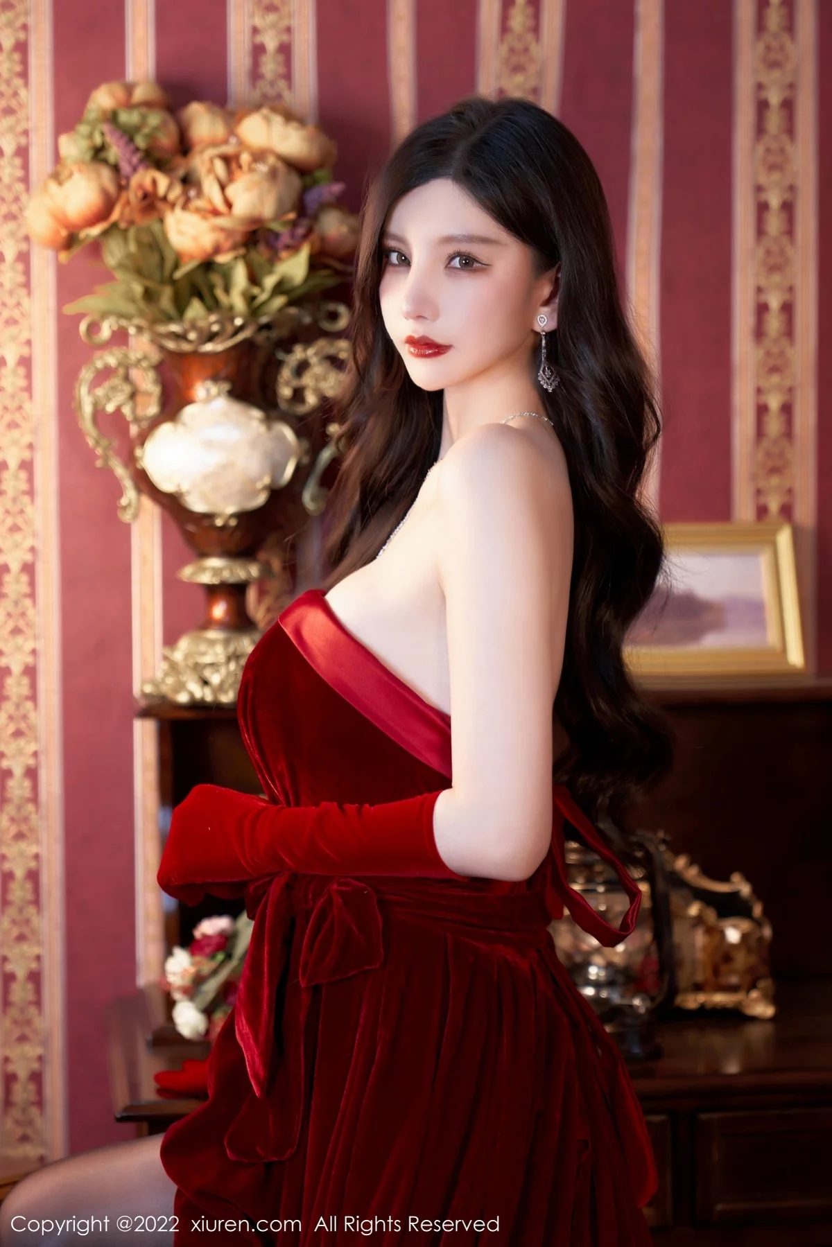 [[XiuRen秀人网]秀人网]No.4909_模特周于希Sally三亚旅拍暗红色露肩裙配超薄黑丝妩媚诱惑写真78P
