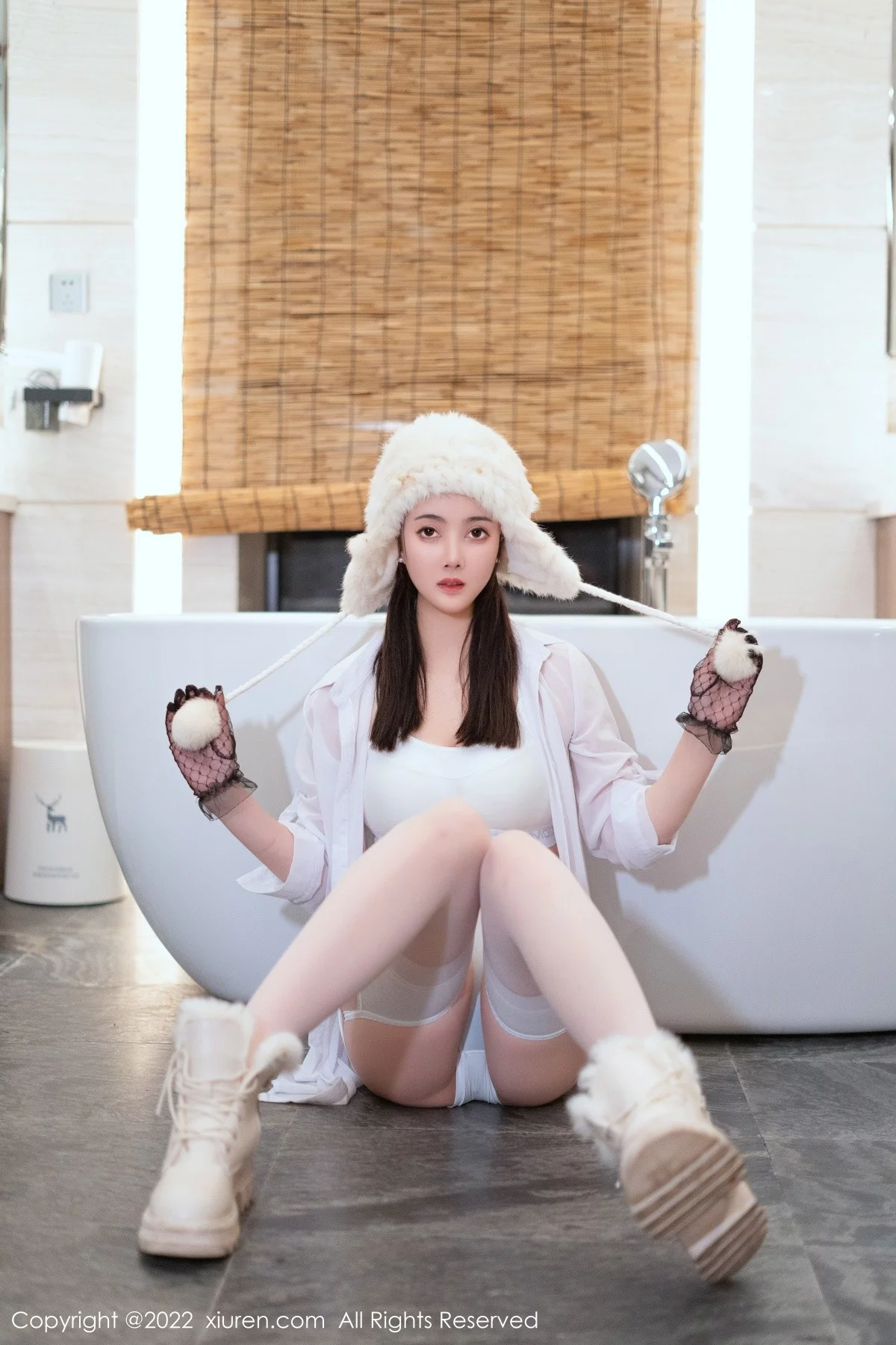 [[XiuRen秀人网]秀人网]No.4906_模特Summer宝宝脱白色毛衣露性感白色内衣吊带白丝诱惑写真40P