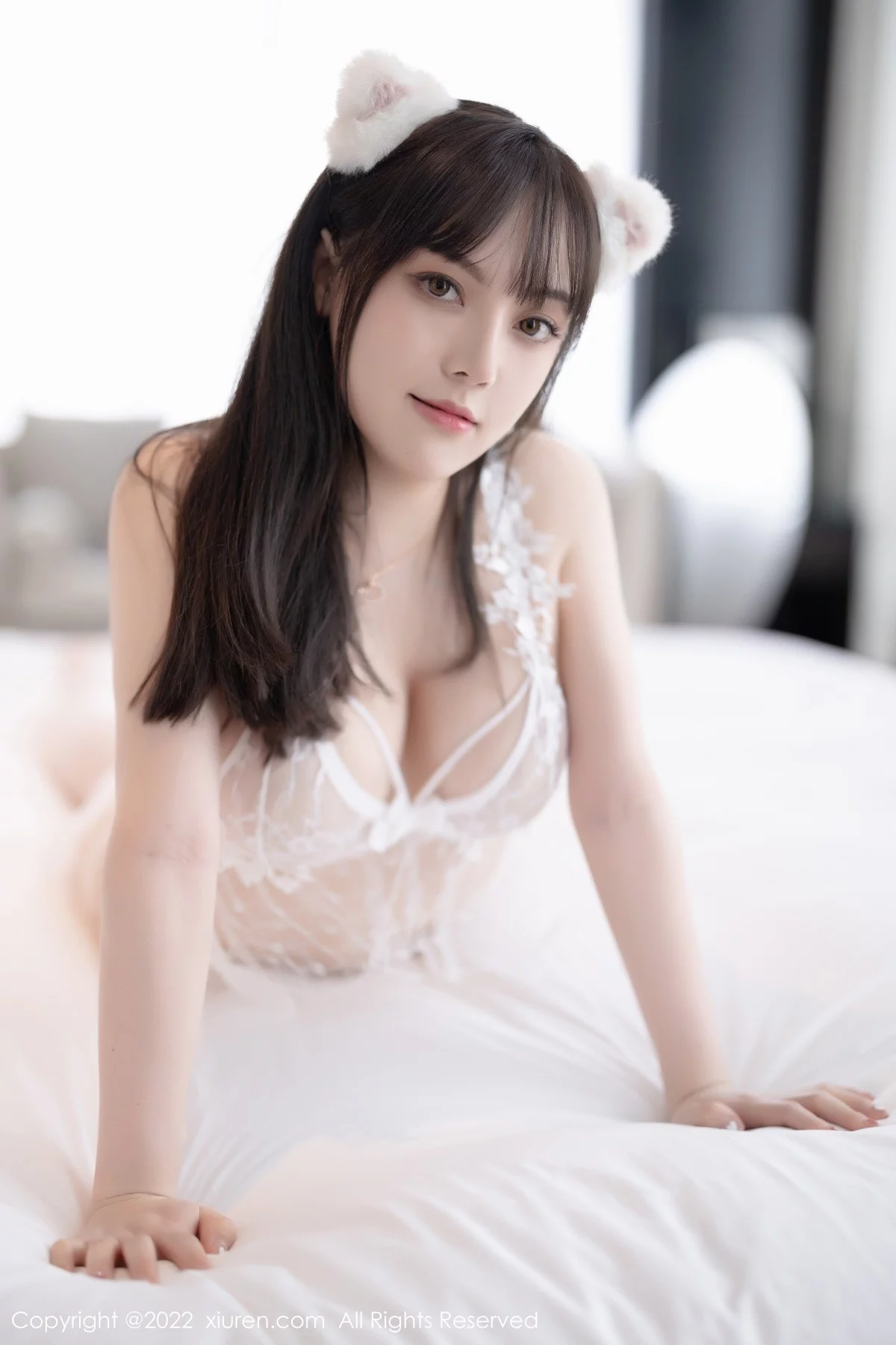 [[XiuRen秀人网]秀人网]No.4919_模特豆瓣酱厦门旅拍白色薄纱蕾丝内衣秀丰满身材惹火诱惑写真73P