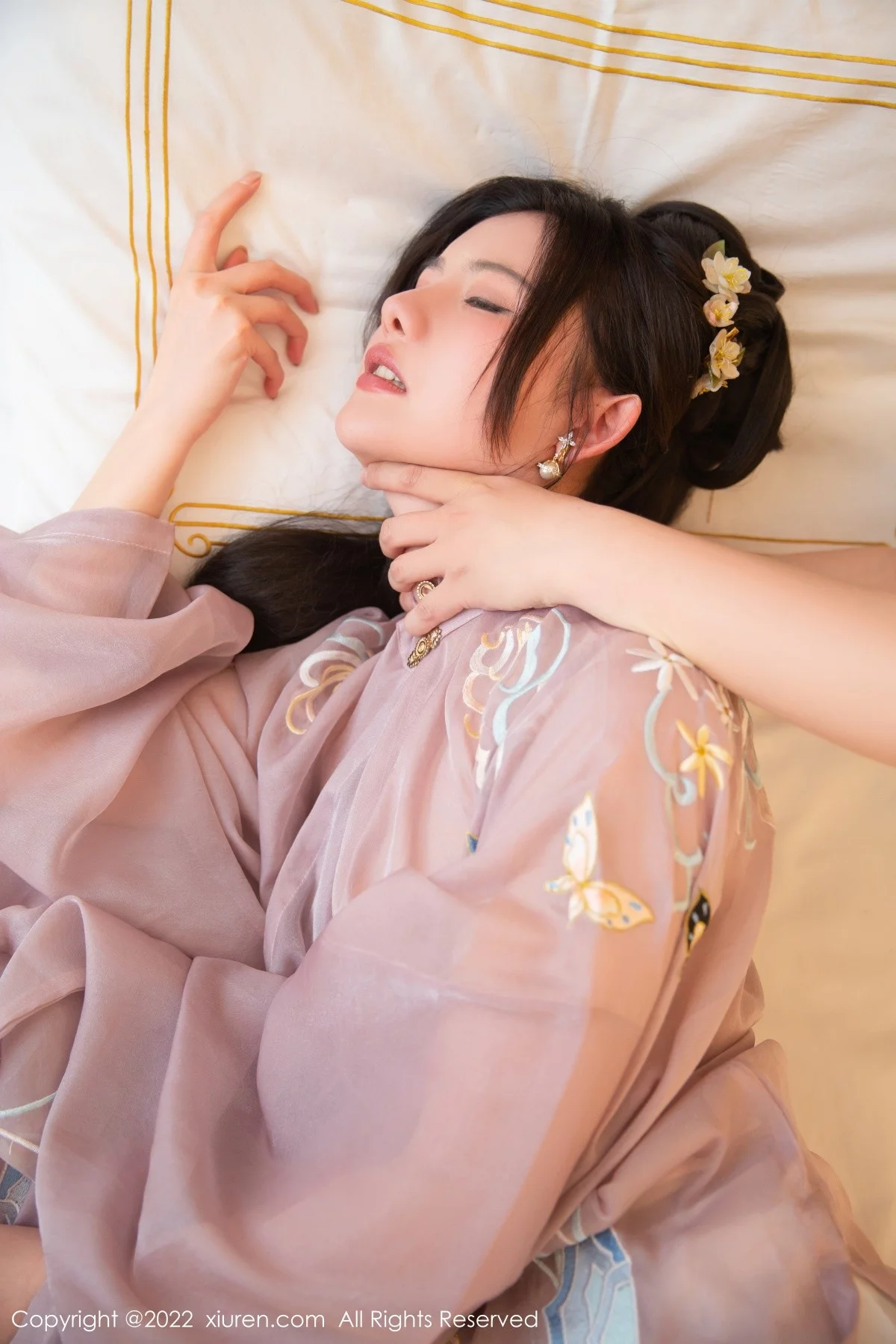 [[XiuRen秀人网]秀人网]No.4945_模特就是阿朱啊性感古装服饰拍摄私房情趣捆绑秀美腿诱惑写真68P
