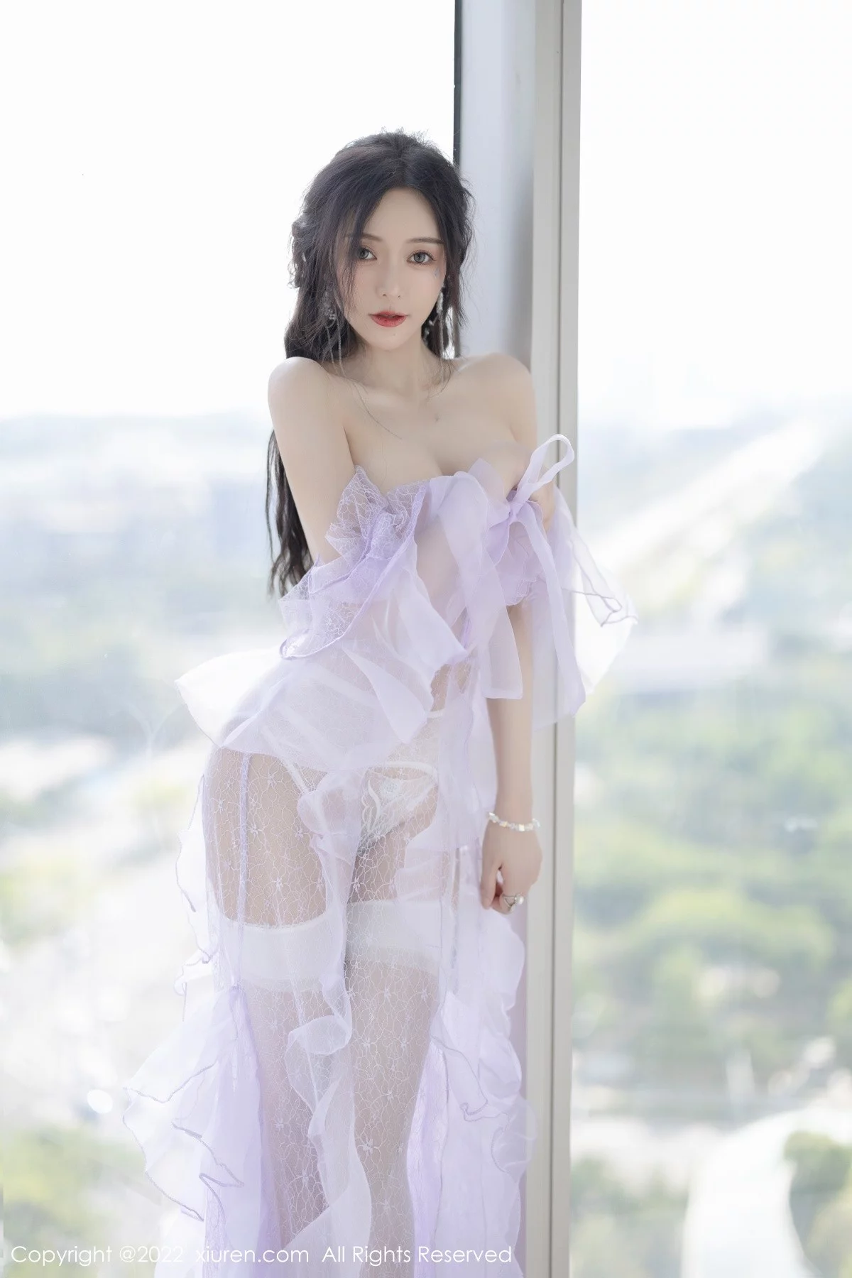 [[XiuRen秀人网]秀人网]No.4949_女神王馨瑶yanni厦门旅拍浅紫色薄纱透视裙秀完美身材诱惑写真101P