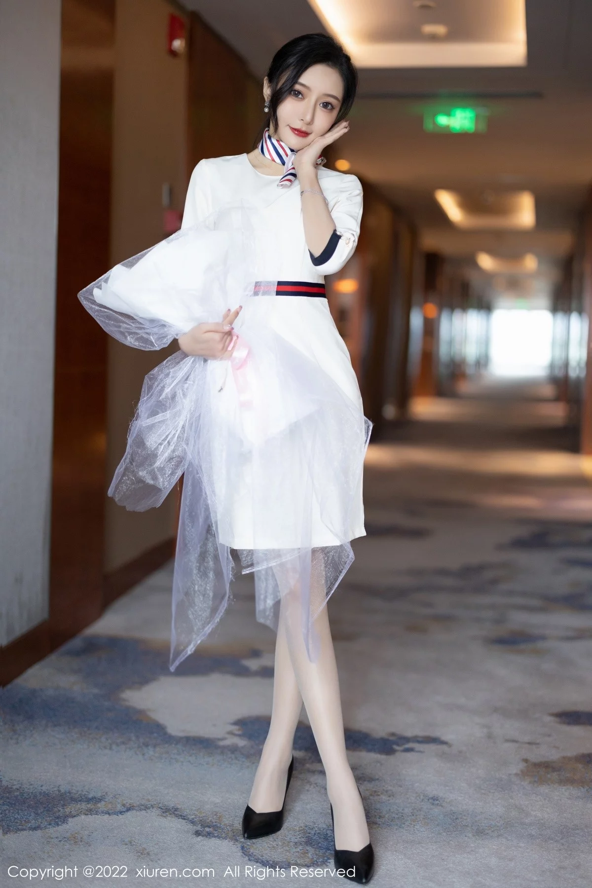 [[XiuRen秀人网]秀人网]No.4963_女神王馨瑶yanni白色连衣短裙露红色内衣配原色丝袜诱惑写真71P