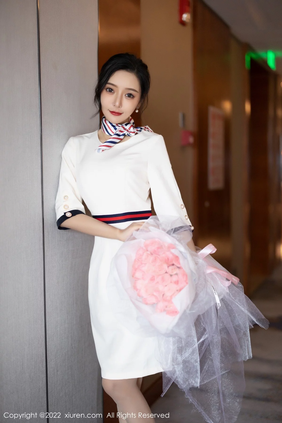 [[XiuRen秀人网]秀人网]No.4963_女神王馨瑶yanni白色连衣短裙露红色内衣配原色丝袜诱惑写真71P