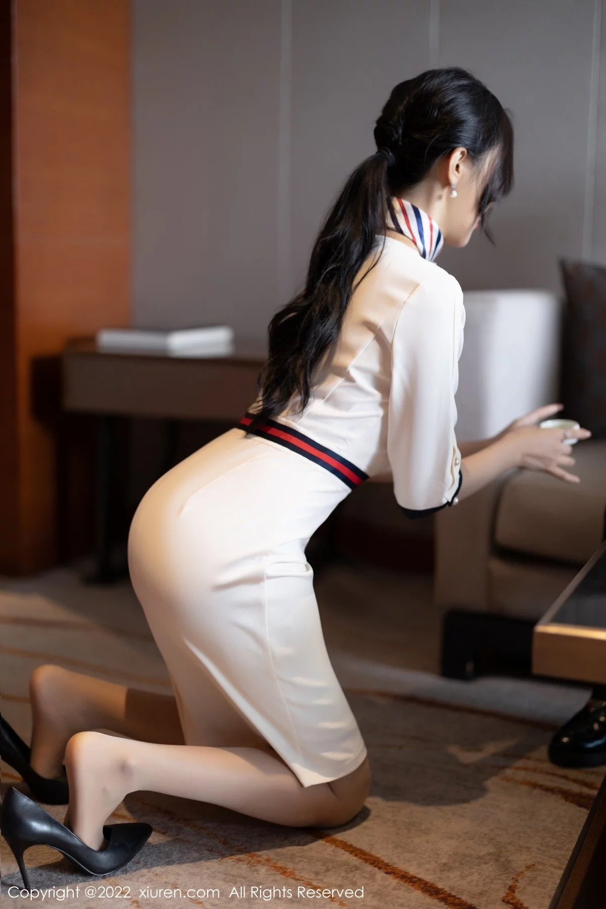 [[XiuRen秀人网]秀人网]No.4963_女神王馨瑶yanni白色连衣短裙露红色内衣配原色丝袜诱惑写真71P