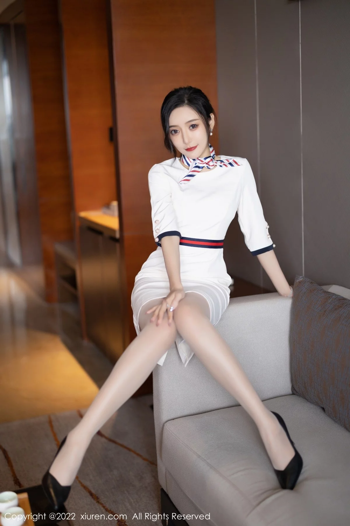 [[XiuRen秀人网]秀人网]No.4963_女神王馨瑶yanni白色连衣短裙露红色内衣配原色丝袜诱惑写真71P