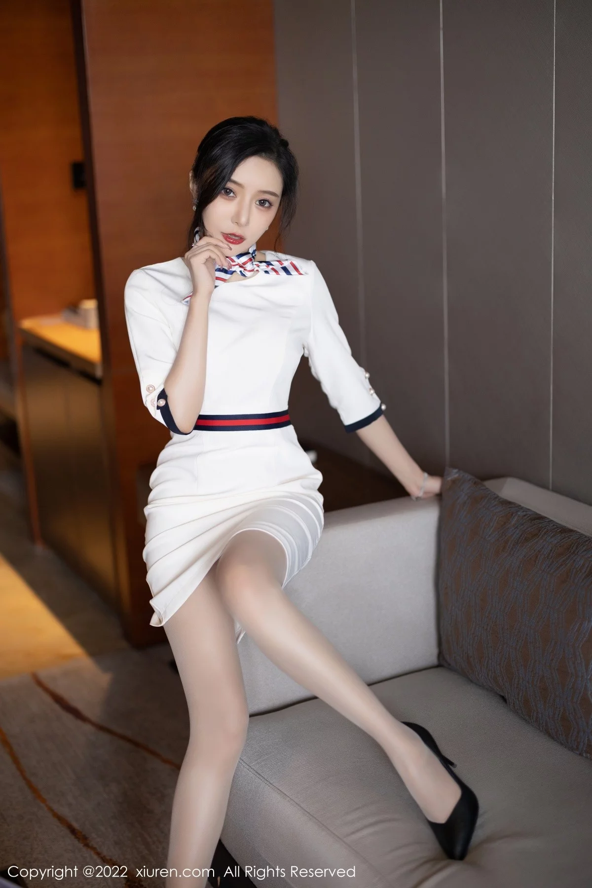 [[XiuRen秀人网]秀人网]No.4963_女神王馨瑶yanni白色连衣短裙露红色内衣配原色丝袜诱惑写真71P