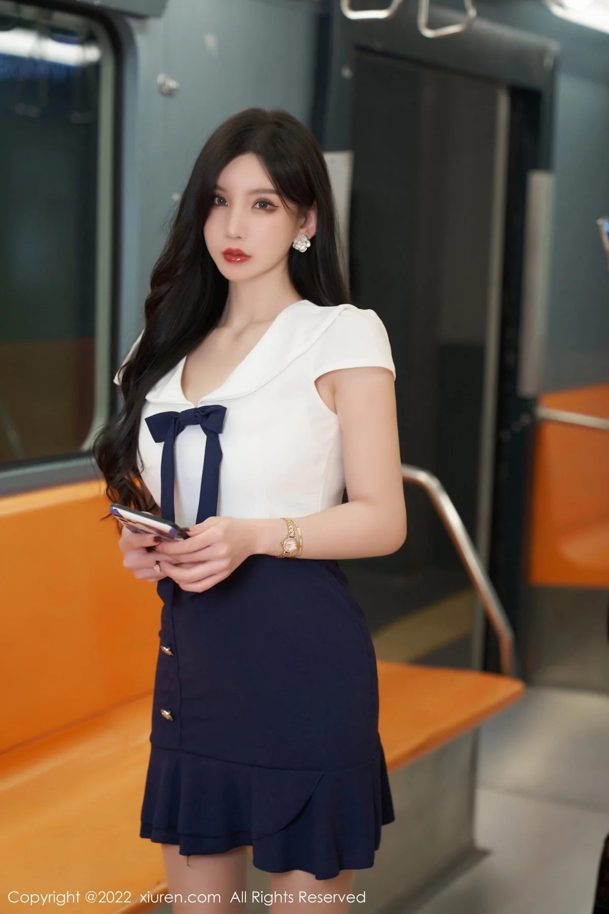 [[XiuRen秀人网]秀人网]No.4979_女神周于希Sally地铁故事主题性感连衣短裙秀美腿迷人诱惑写真80P