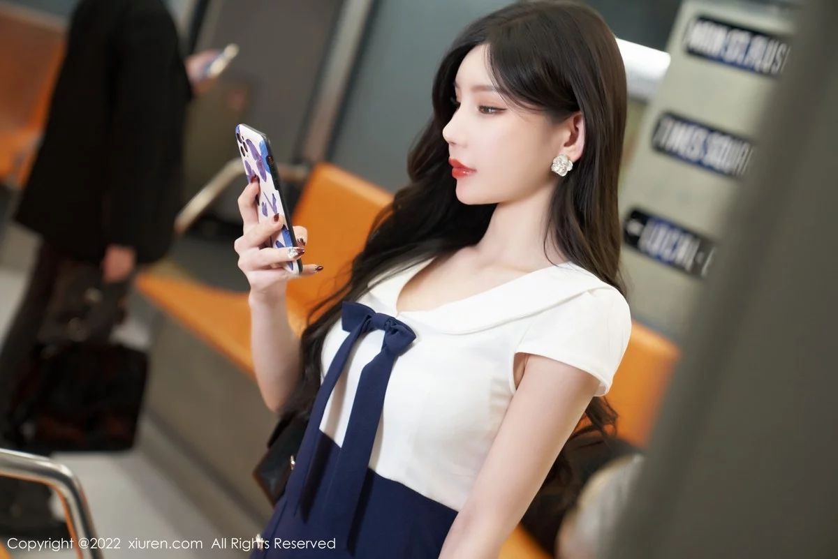 [[XiuRen秀人网]秀人网]No.4979_女神周于希Sally地铁故事主题性感连衣短裙秀美腿迷人诱惑写真80P