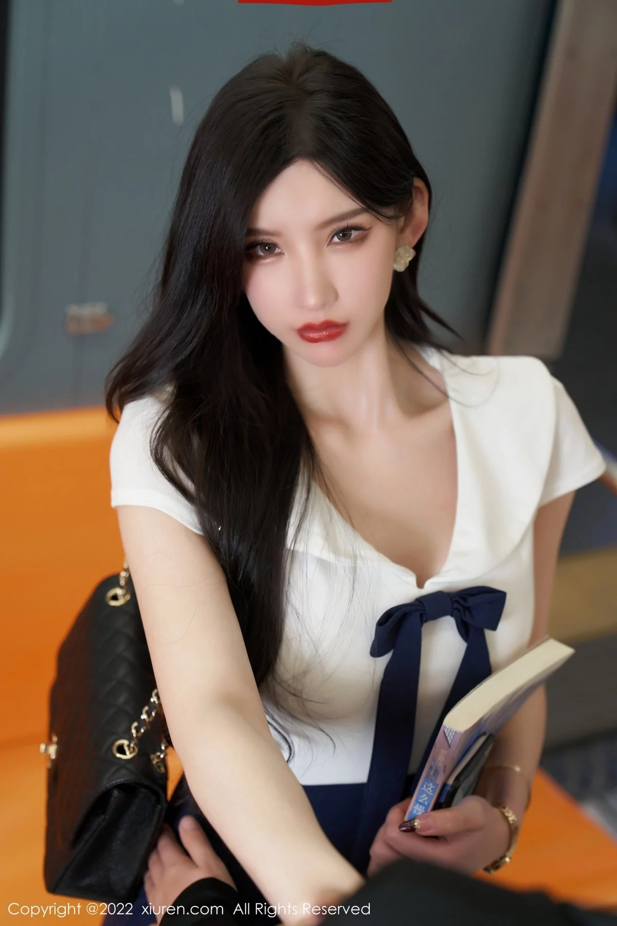 [[XiuRen秀人网]秀人网]No.4979_女神周于希Sally地铁故事主题性感连衣短裙秀美腿迷人诱惑写真80P