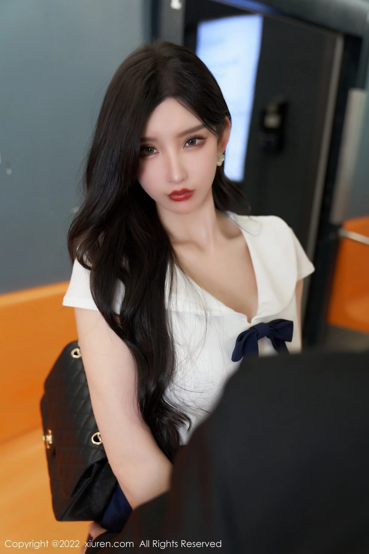 [[XiuRen秀人网]秀人网]No.4979_女神周于希Sally地铁故事主题性感连衣短裙秀美腿迷人诱惑写真80P