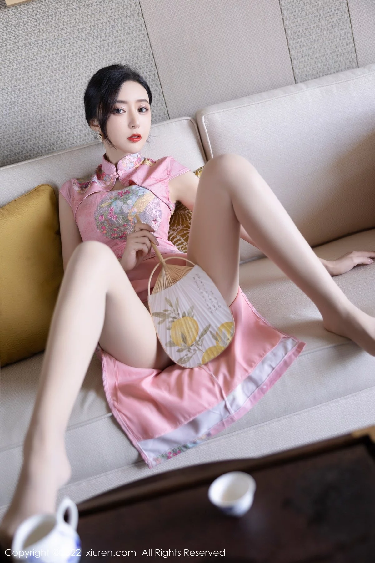[[XiuRen秀人网]秀人网]No.5007_女神王馨瑶yanni厦门旅拍脱粉红旗袍露性感内衣超薄肉丝诱惑写真85P