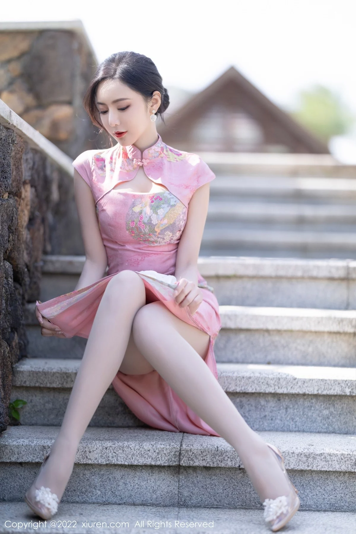 [[XiuRen秀人网]秀人网]No.5007_女神王馨瑶yanni厦门旅拍脱粉红旗袍露性感内衣超薄肉丝诱惑写真85P