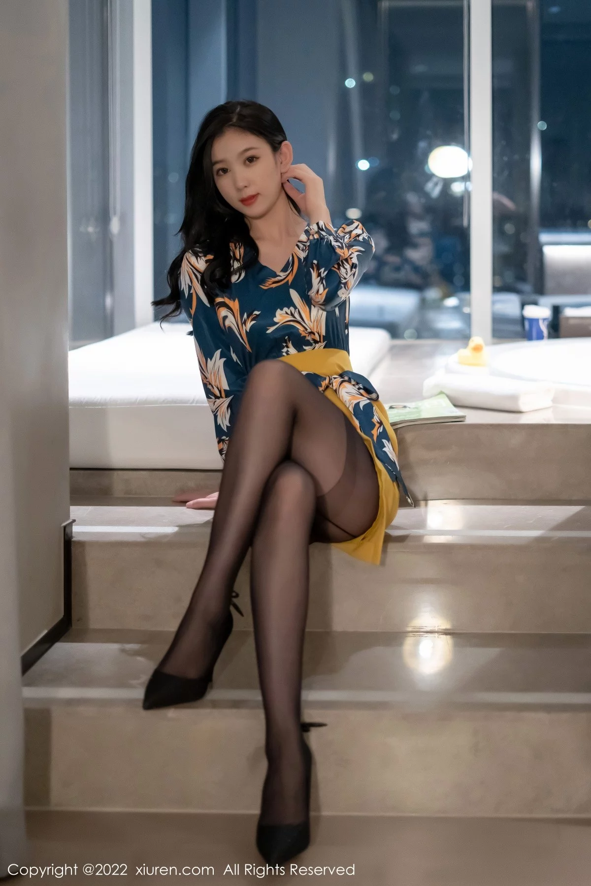[[XiuRen秀人网]秀人网]No.4880_模特李雅柔蓝色图案上衣配黄短裙露性感内衣超薄黑丝诱惑写真51P