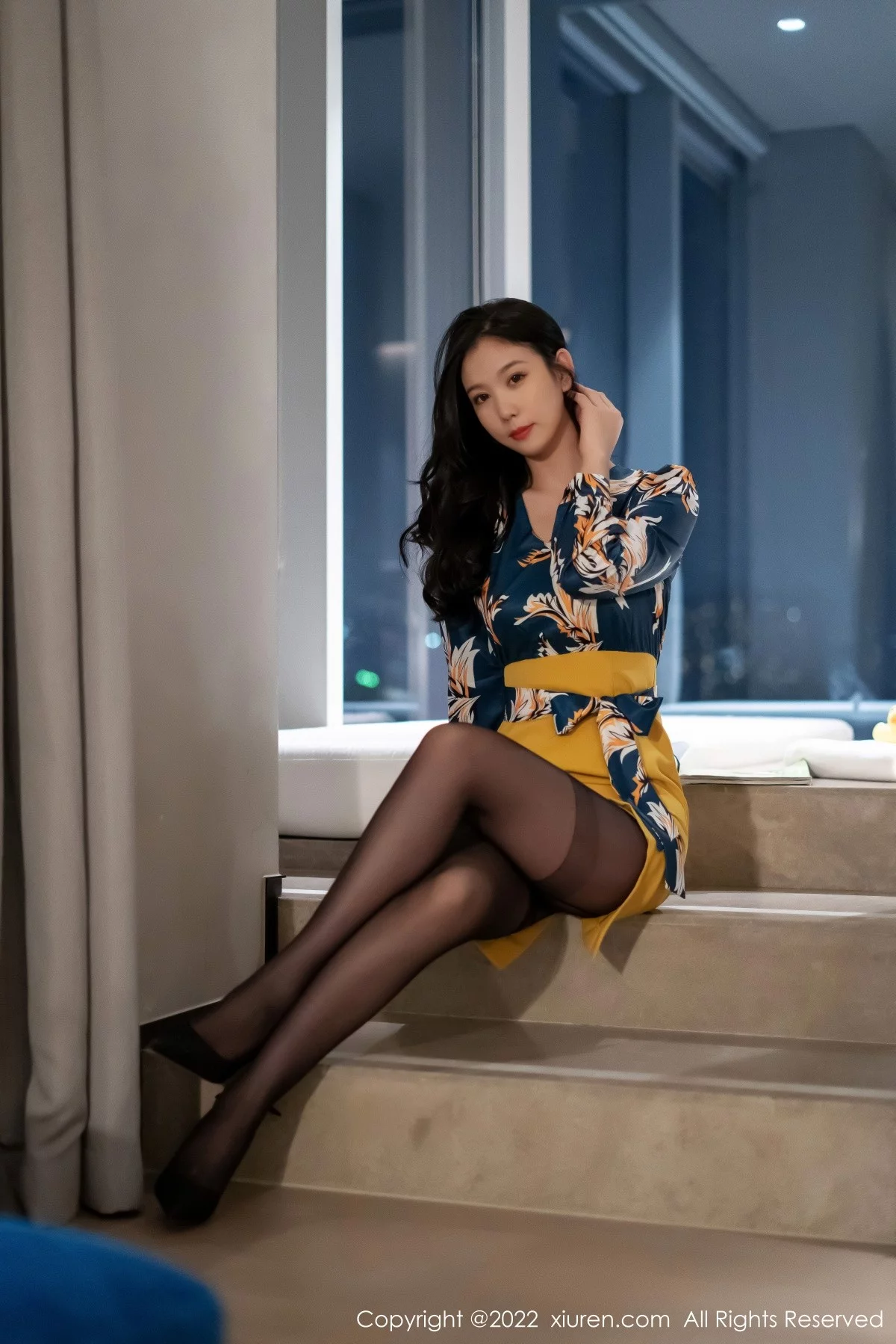 [[XiuRen秀人网]秀人网]No.4880_模特李雅柔蓝色图案上衣配黄短裙露性感内衣超薄黑丝诱惑写真51P