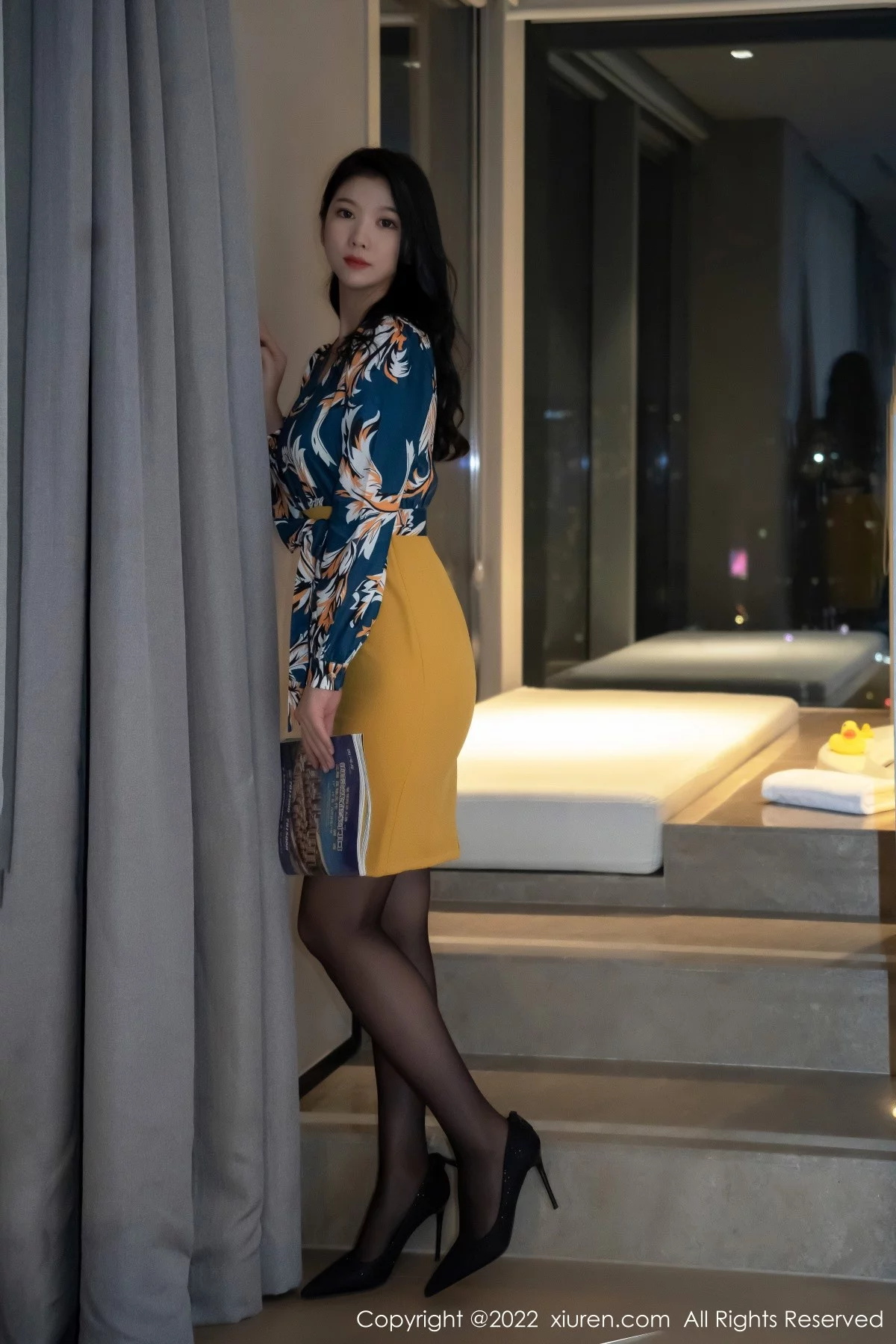 [[XiuRen秀人网]秀人网]No.4880_模特李雅柔蓝色图案上衣配黄短裙露性感内衣超薄黑丝诱惑写真51P