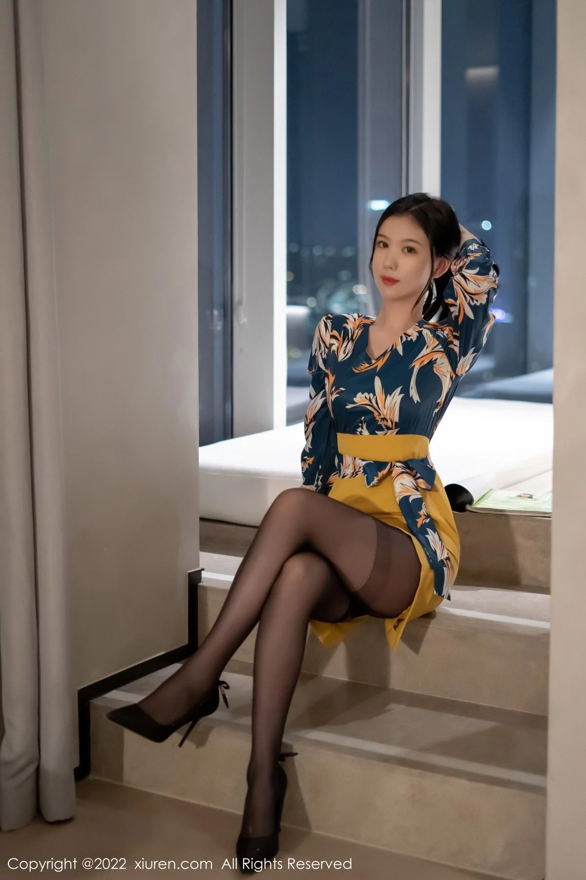 [[XiuRen秀人网]秀人网]No.4880_模特李雅柔蓝色图案上衣配黄短裙露性感内衣超薄黑丝诱惑写真51P
