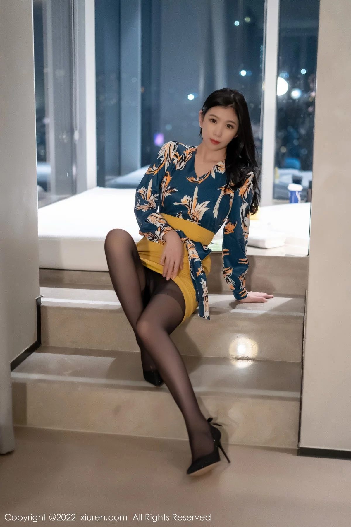 [[XiuRen秀人网]秀人网]No.4880_模特李雅柔蓝色图案上衣配黄短裙露性感内衣超薄黑丝诱惑写真51P