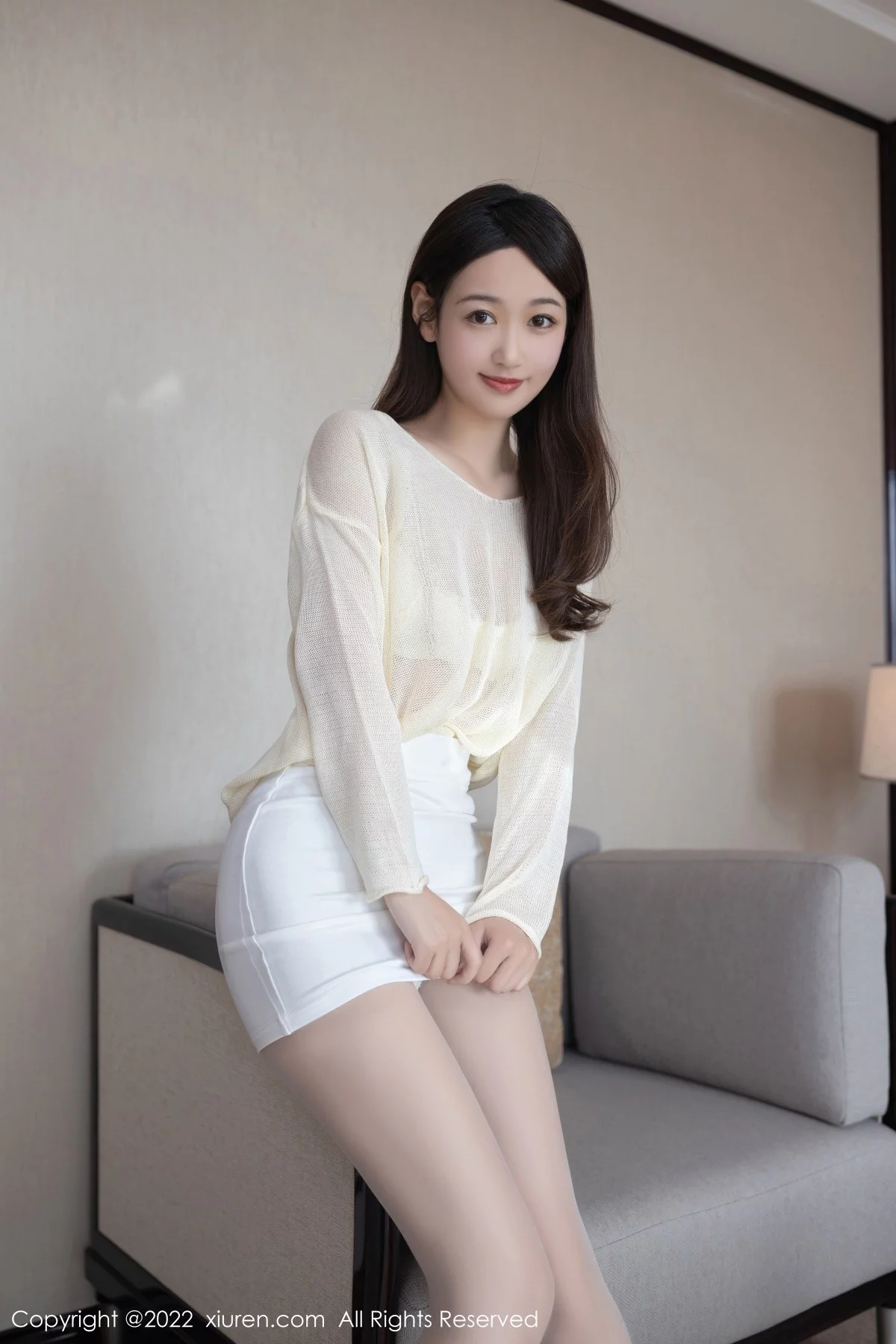 [[XiuRen秀人网]秀人网]No.4884_模特唐安琪珠三角旅拍脱白色清透上衣露蕾丝内衣撩人诱惑写真80P
