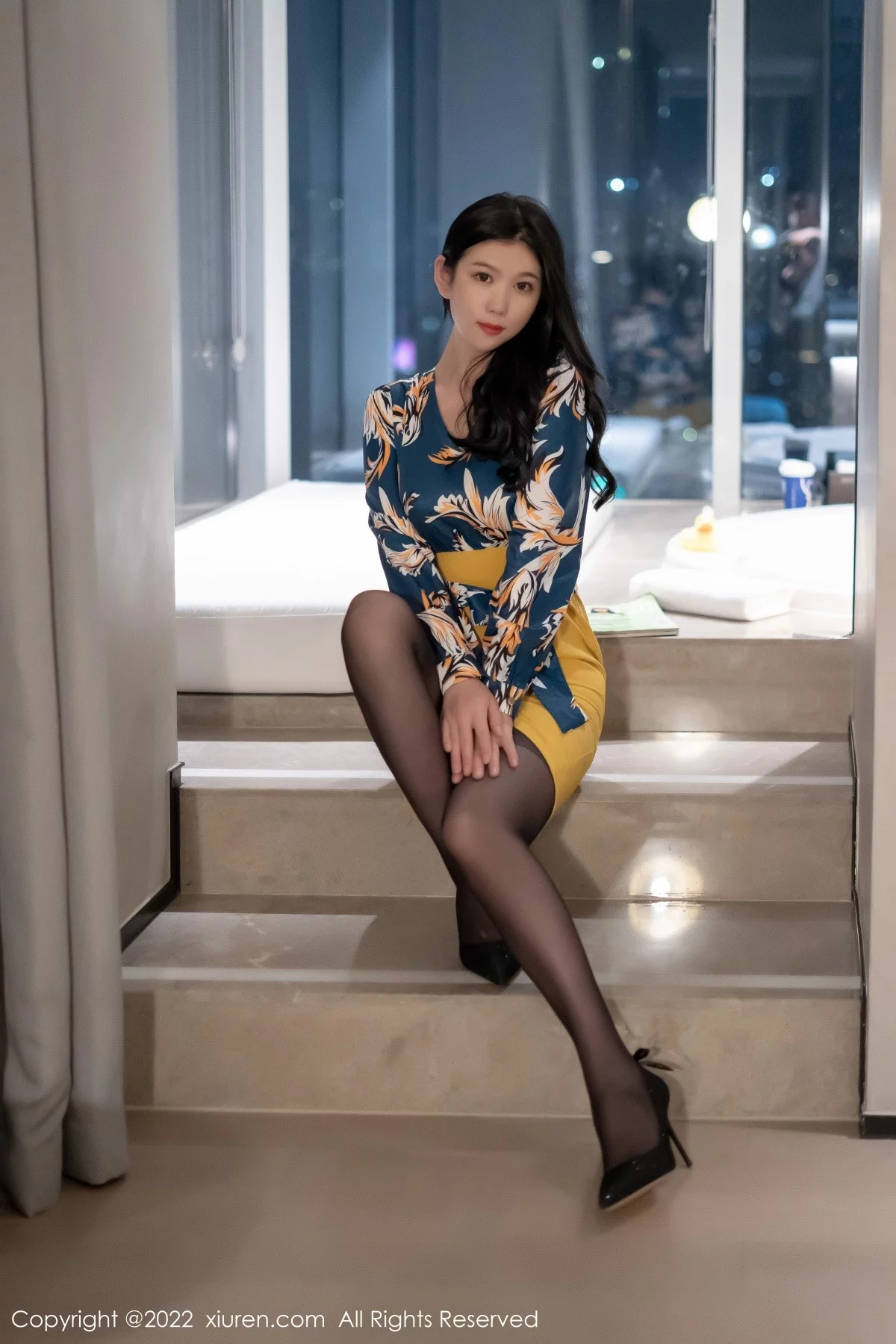 [[XiuRen秀人网]秀人网]No.4880_模特李雅柔蓝色图案上衣配黄短裙露性感内衣超薄黑丝诱惑写真51P