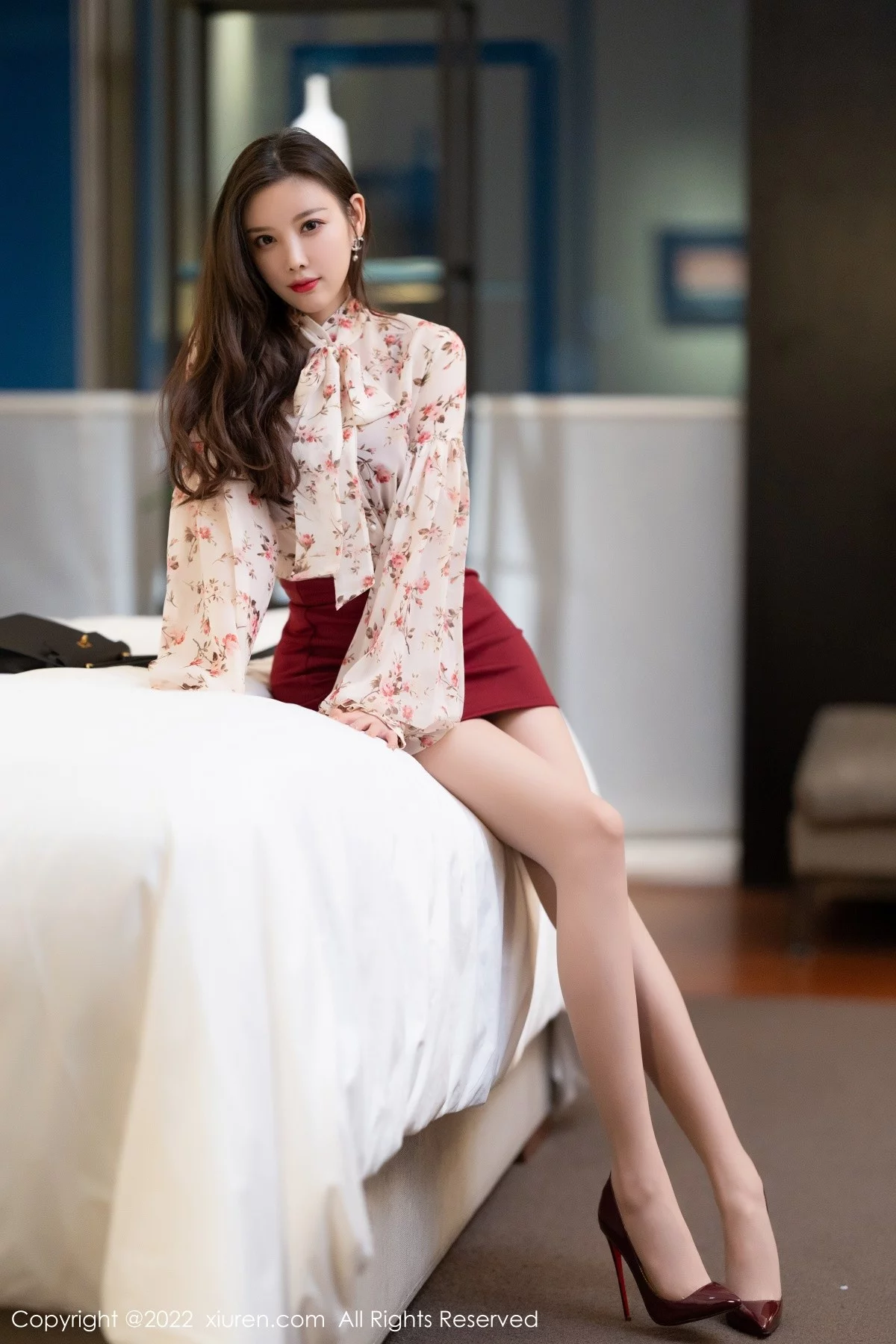 [[XiuRen秀人网]秀人网]No.4892_女神杨晨晨Yome半脱露性感红色内衣配原色丝袜完美诱惑写真76P