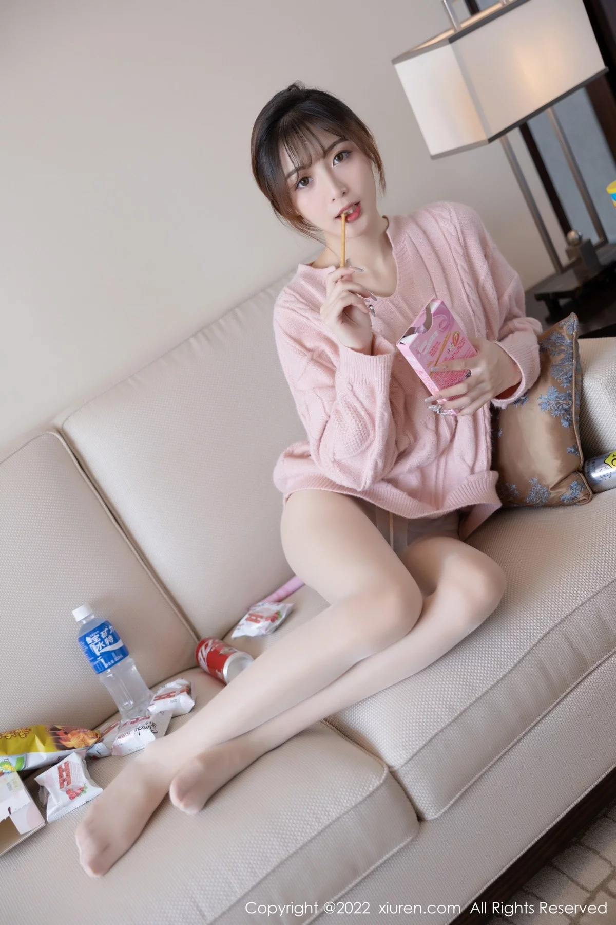 [[XiuRen秀人网]秀人网]No.4902_模特林星阑脱粉色长袖毛衣露蓝色蕾丝内衣配原色丝袜诱惑写真76P