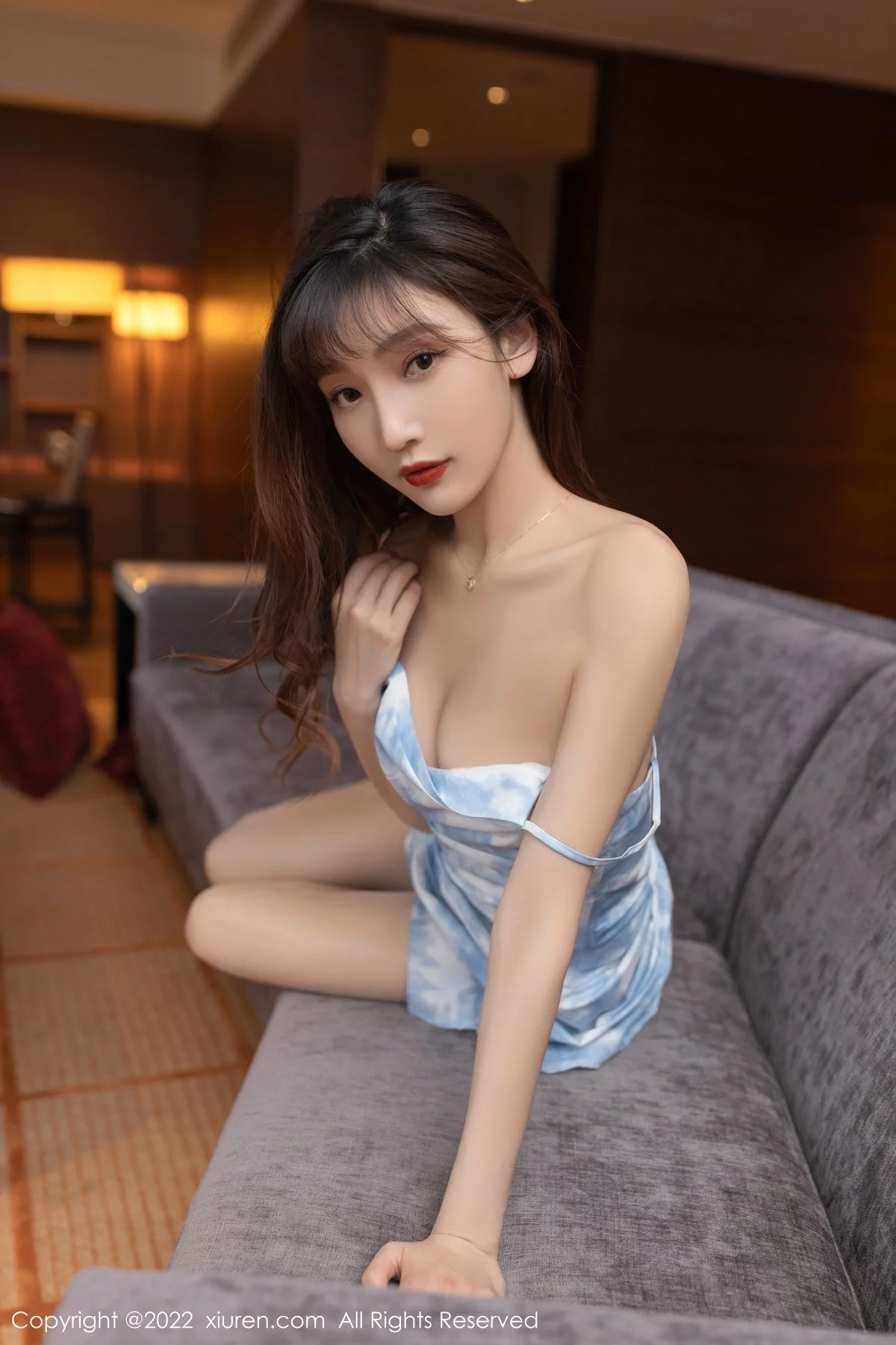 [[XiuRen秀人网]秀人网]No.4905_模特陆萱萱珠三角旅拍浅蓝吊带连衣裙配超薄肉丝迷人诱惑写真72P