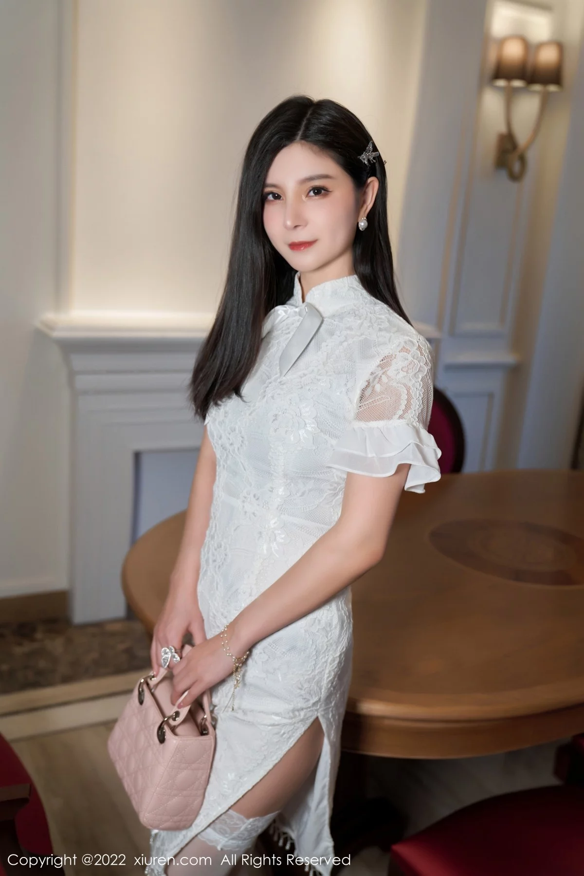[[XiuRen秀人网]秀人网]No.5094_模特小蛮妖Yummy私房脱白色轻透旗袍露黑色蕾丝内衣诱惑写真80P