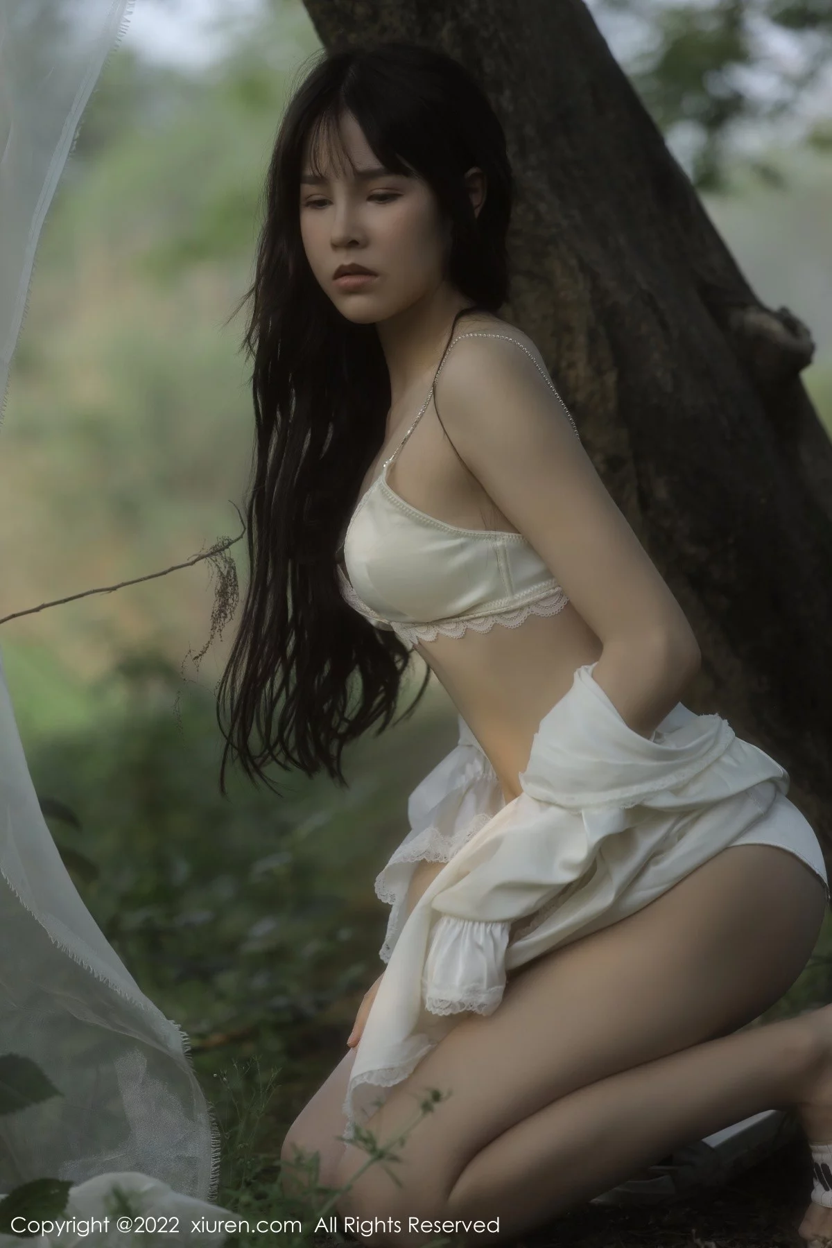 [[XiuRen秀人网]秀人网]No.5098_模特许嘉欣脱白色轻透长衫露白色蕾丝内衣秀曼妙身材诱惑写真66P