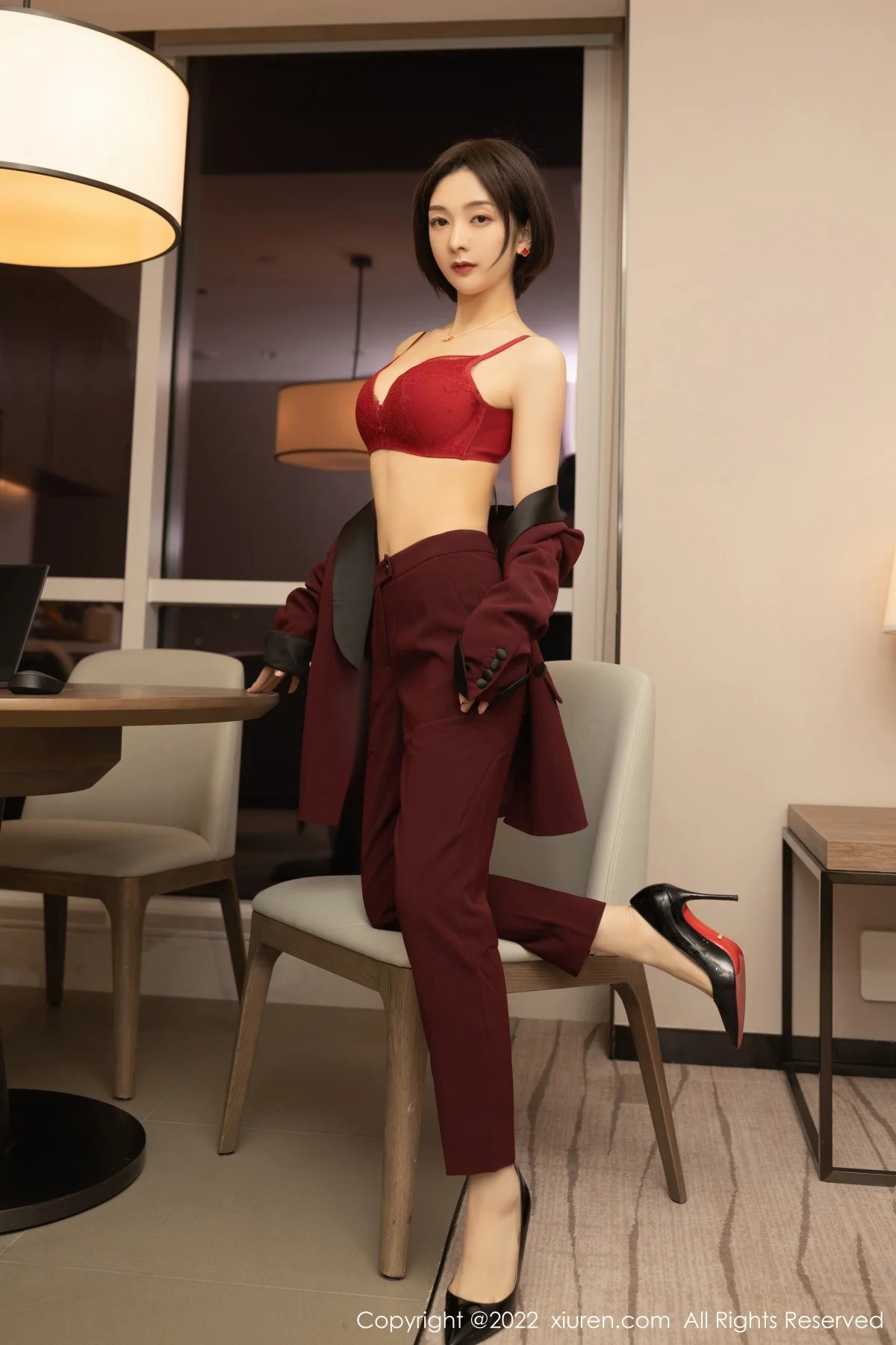 [[XiuRen秀人网]秀人网]No.5111_女神Angela小热巴女老板角色扮演半脱露红色蕾丝内衣诱惑写真72P