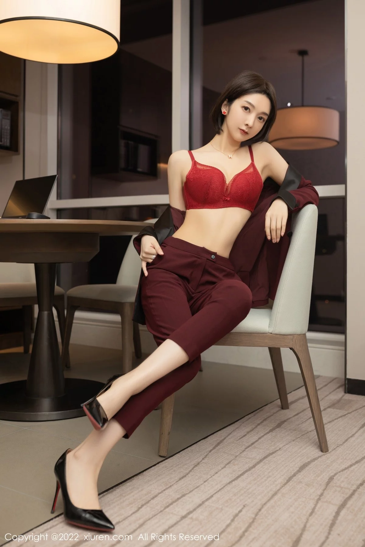 [[XiuRen秀人网]秀人网]No.5111_女神Angela小热巴女老板角色扮演半脱露红色蕾丝内衣诱惑写真72P