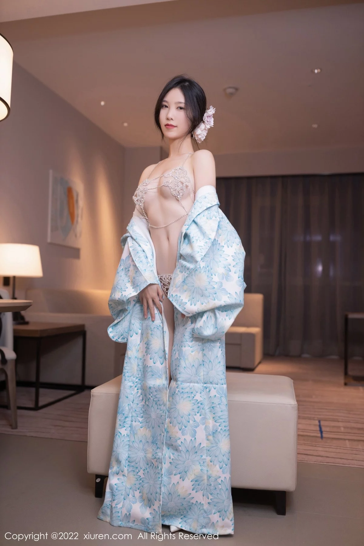 [[XiuRen秀人网]秀人网]No.5118_模特利世室内场景性感淡蓝色和服半脱秀惹火身材极致诱惑写真75P