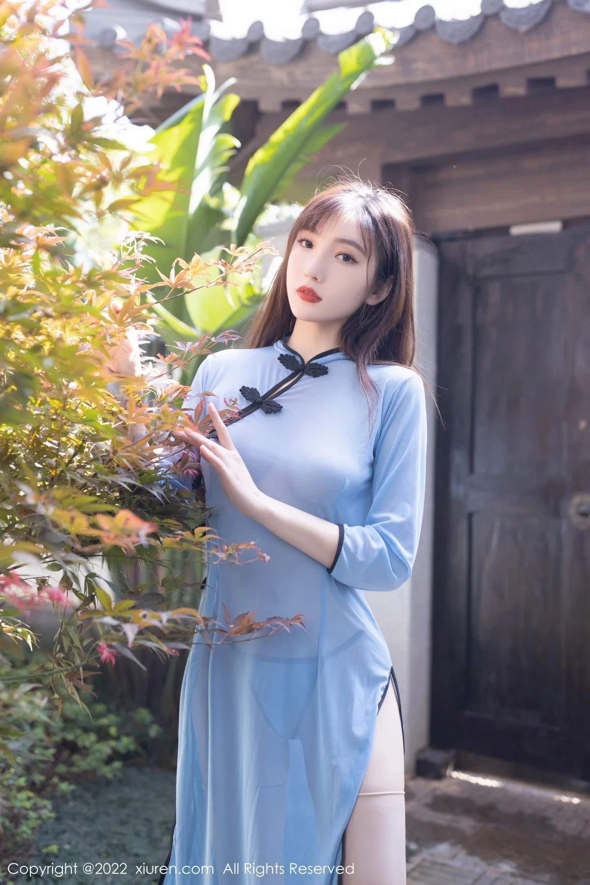 [[XiuRen秀人网]秀人网]No.5126_模特陆萱萱性感民国式蓝色轻透旗袍配原色丝袜撩人诱惑写真80P