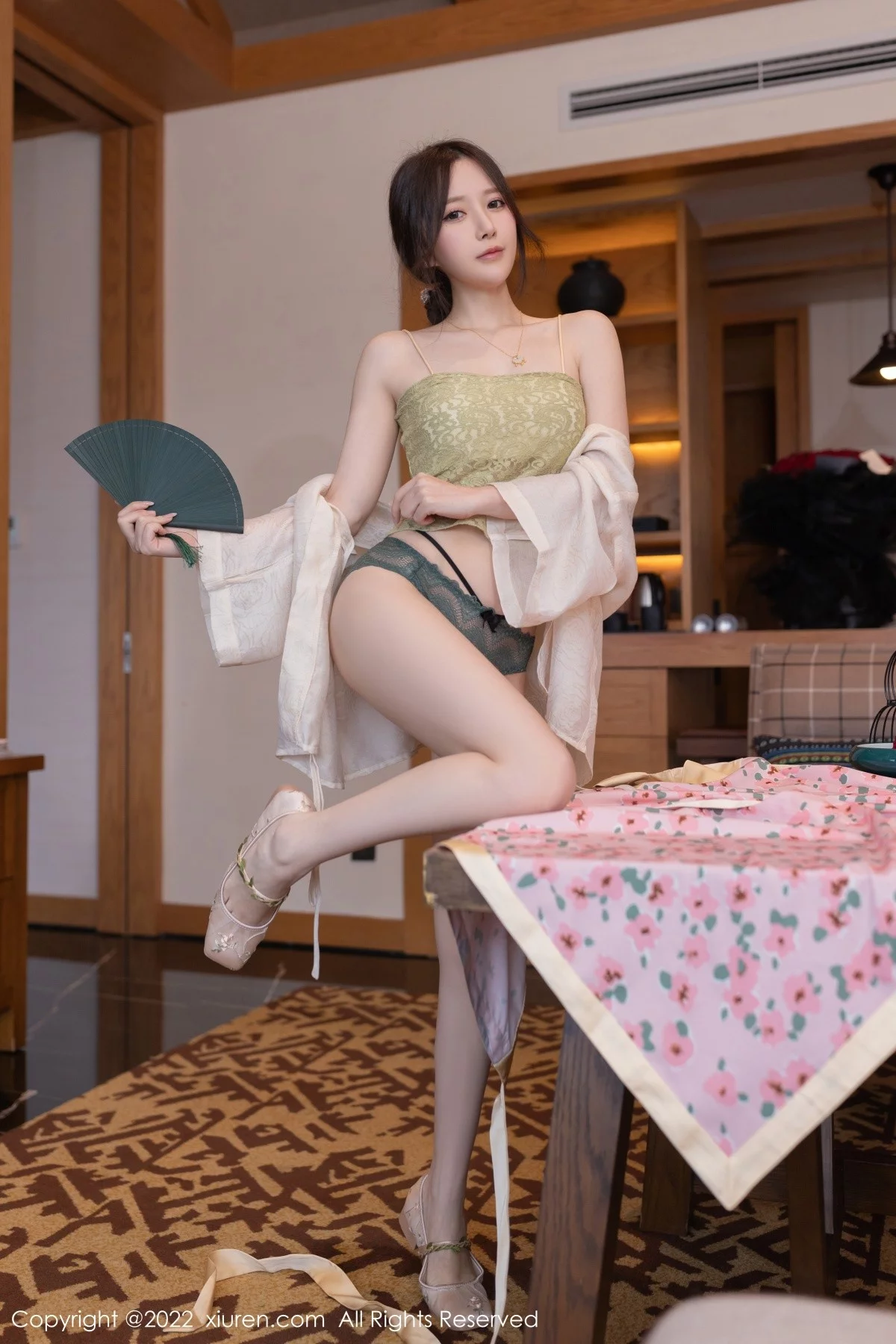 [[XiuRen秀人网]秀人网]No.5130_模特鱼子酱Fish云南旅拍私房浅色古装服饰秀曼妙身材诱惑写真78P