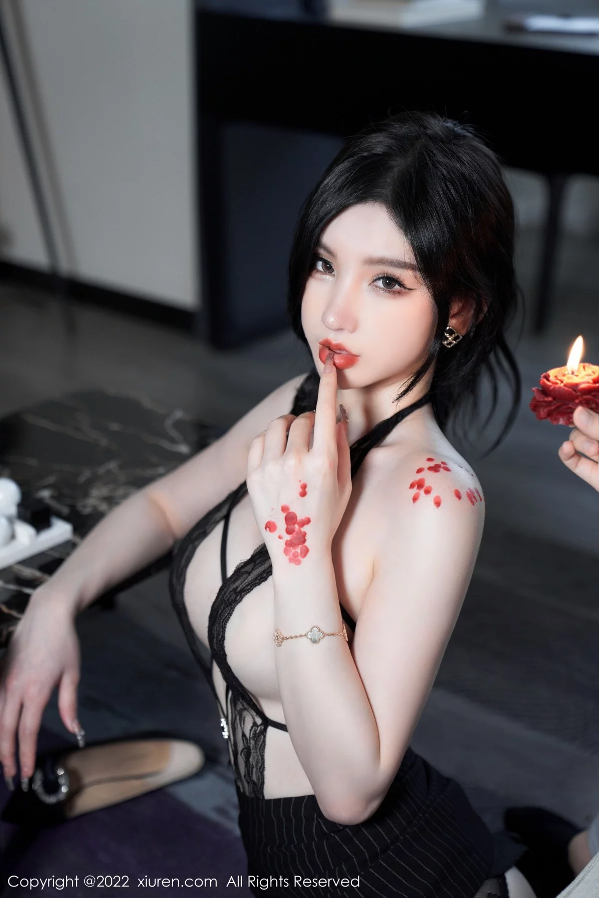 [[XiuRen秀人网]秀人网]No.5133_女神周于希Sally心愿旅拍私房黑色情趣薄纱秀豪乳撩人诱惑写真83P