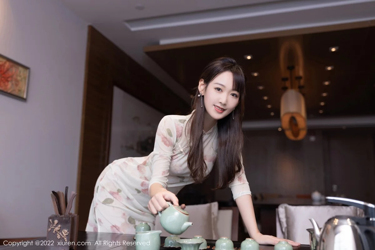 [[XiuRen秀人网]秀人网]No.5139_模特唐安琪广州-云南旅拍半脱白色轻透旗袍露性感内衣诱惑写真82P