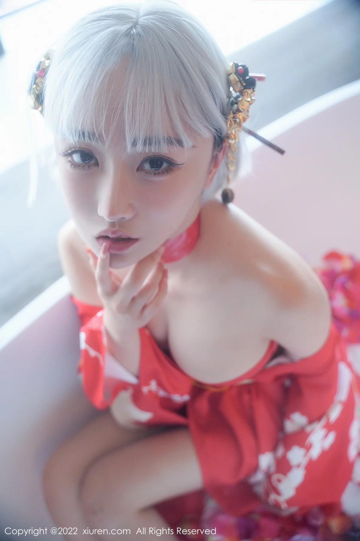 [[XiuRen秀人网]秀人网]No.5134_模特西门小玉蒸汽浴室里红带裹身秀火辣身材傲人豪乳诱惑写真66P