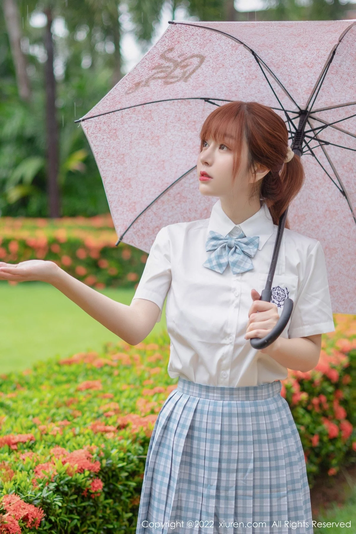 [[XiuRen秀人网]秀人网]No.5137_女神王雨纯性感白T配蓝灰色格子裙原色丝袜秀曼妙身材诱惑写真46P