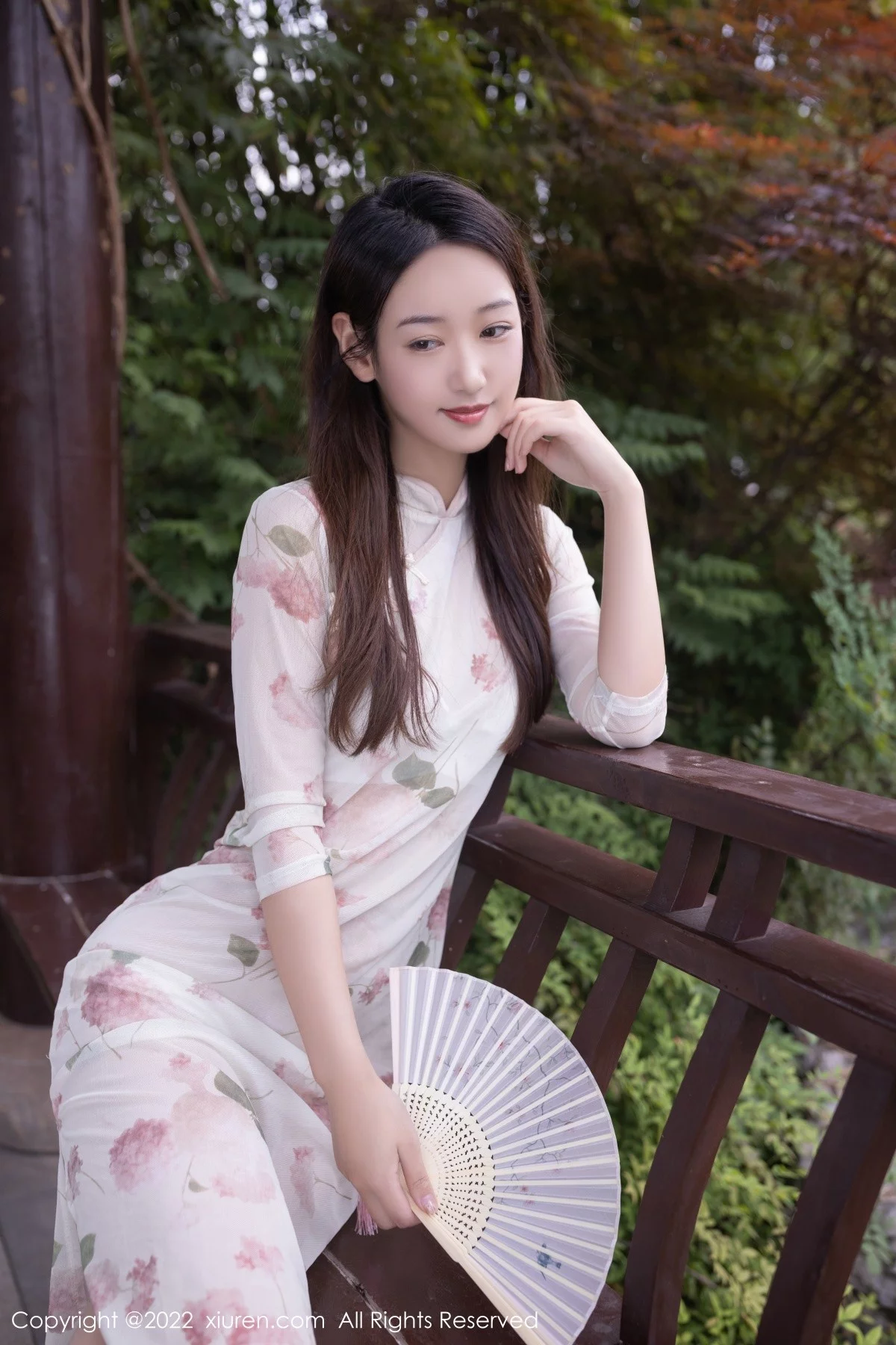 [[XiuRen秀人网]秀人网]No.5139_模特唐安琪广州-云南旅拍半脱白色轻透旗袍露性感内衣诱惑写真82P