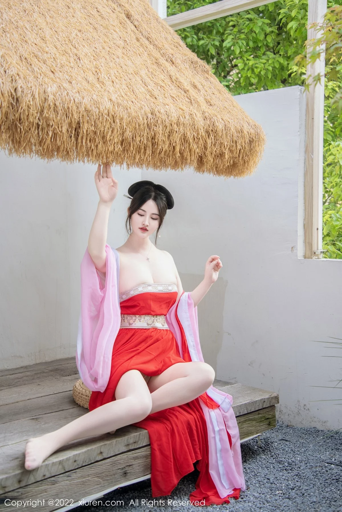[[XiuRen秀人网]秀人网]No.5141_模特诗诗kiki性感古装服饰配无内肉丝半脱秀惹火身材诱惑写真80P