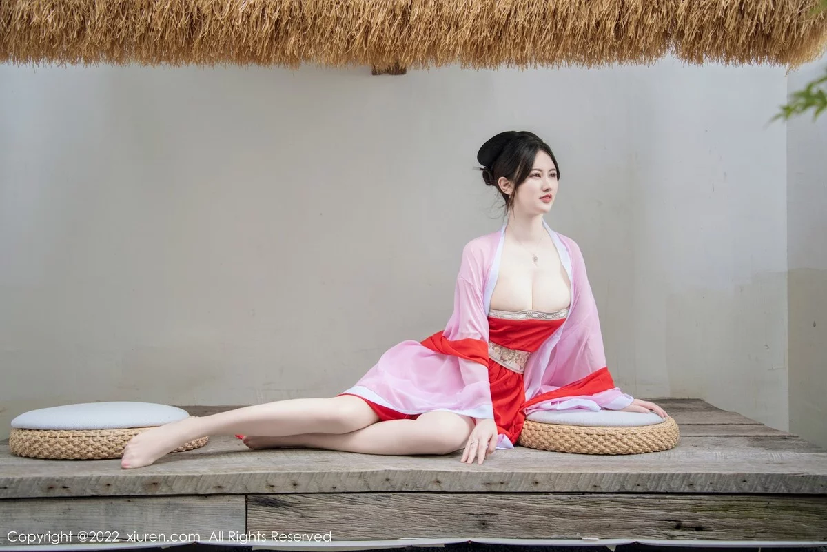 [[XiuRen秀人网]秀人网]No.5141_模特诗诗kiki性感古装服饰配无内肉丝半脱秀惹火身材诱惑写真80P
