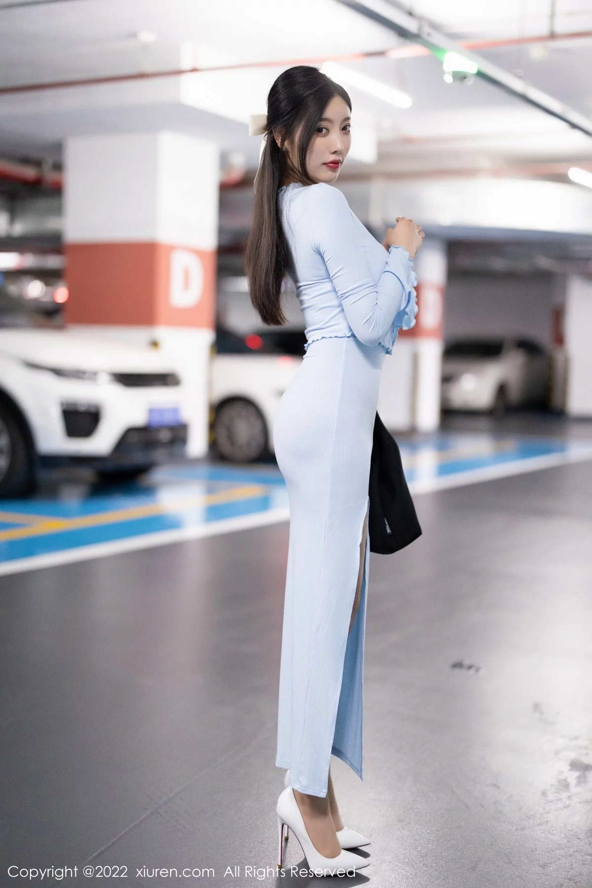 [[XiuRen秀人网]秀人网]No.5144_女神杨晨晨Yome都市丽人系列淡蓝长裙配蕾丝袜完美诱惑写真101P