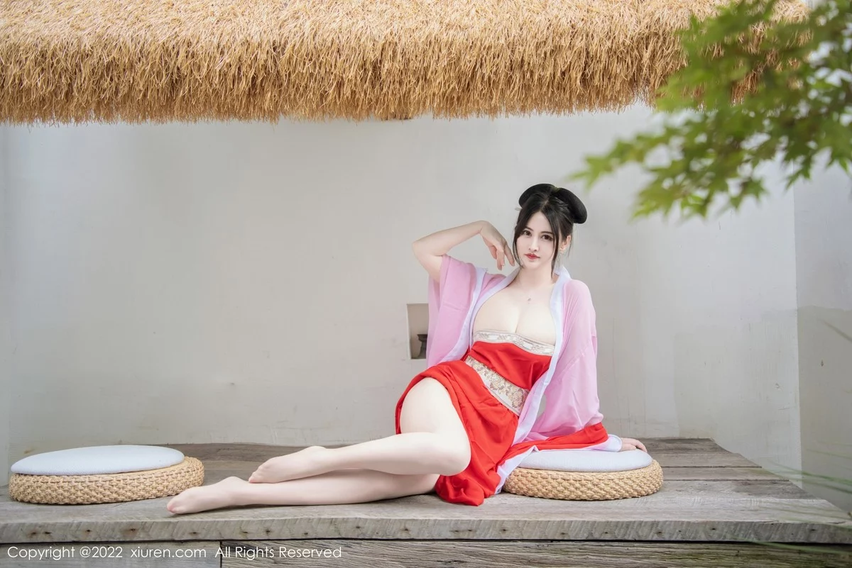 [[XiuRen秀人网]秀人网]No.5141_模特诗诗kiki性感古装服饰配无内肉丝半脱秀惹火身材诱惑写真80P