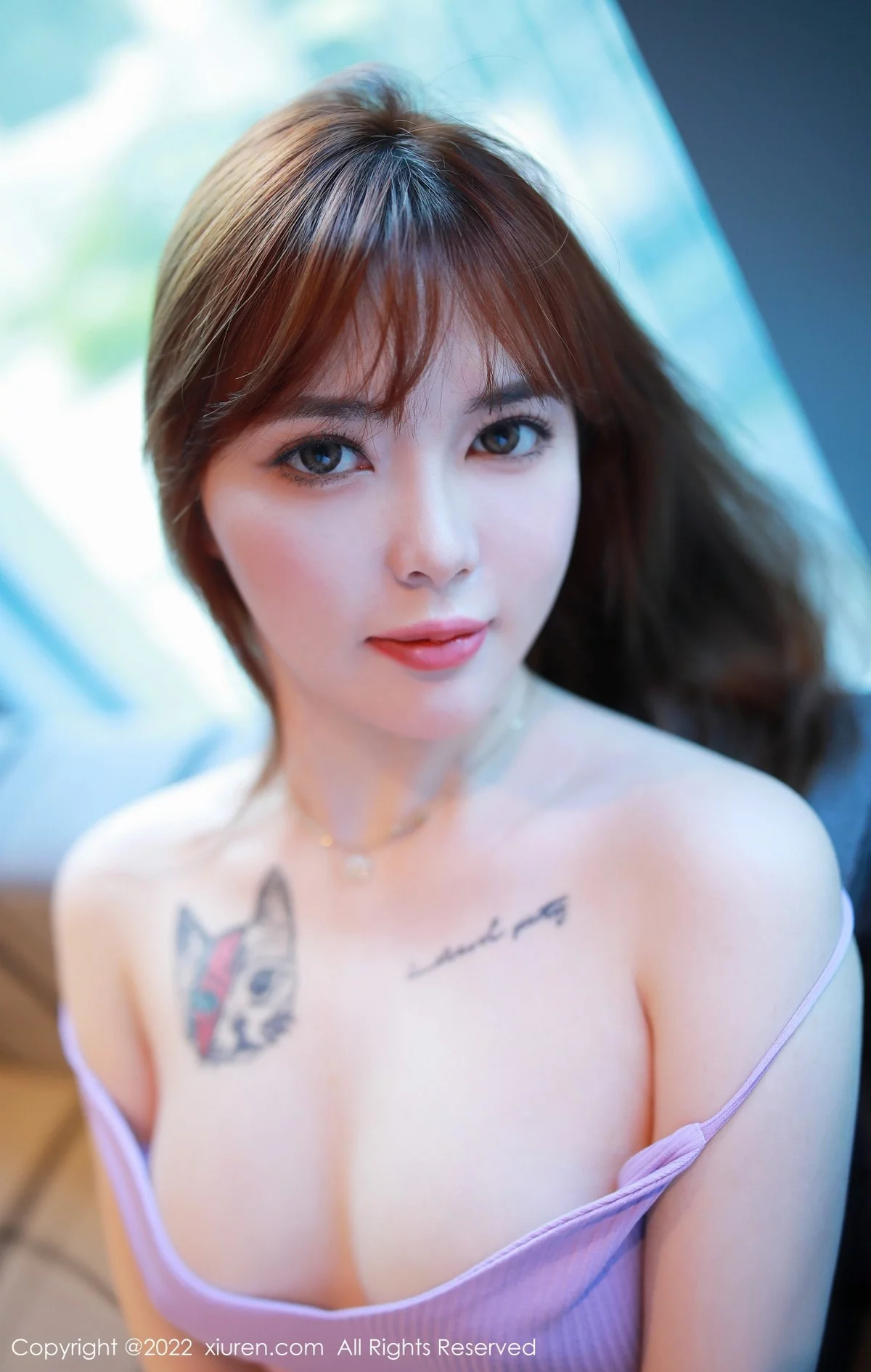 [[XiuRen秀人网]秀人网]No.5145_模特Arude薇薇性感紫色收身吊带配白色长裤秀凹凸身材诱惑写真56P